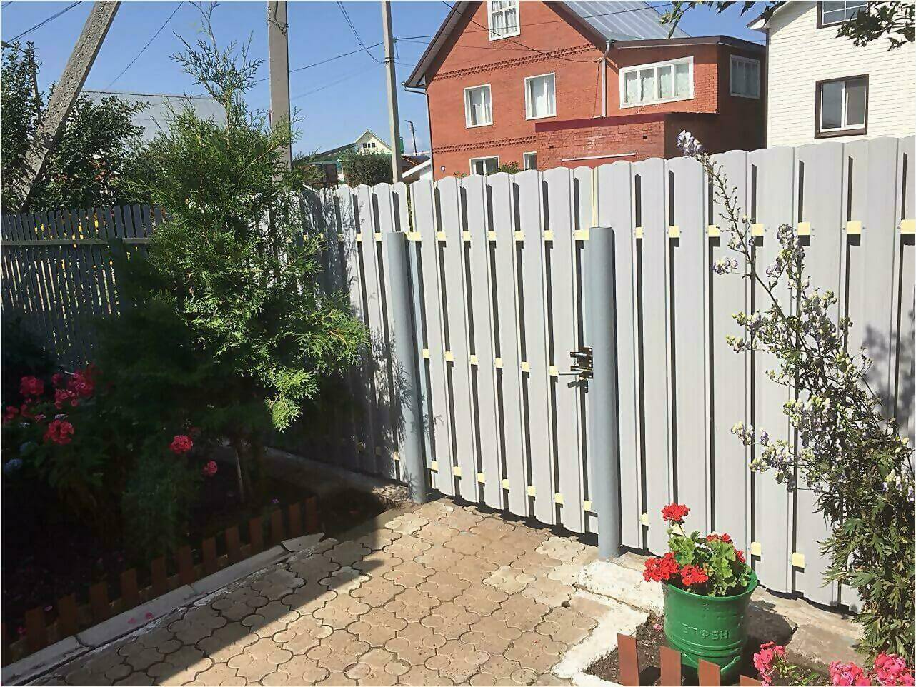 Забор из штакетника 65м фото4 в Владивостоке