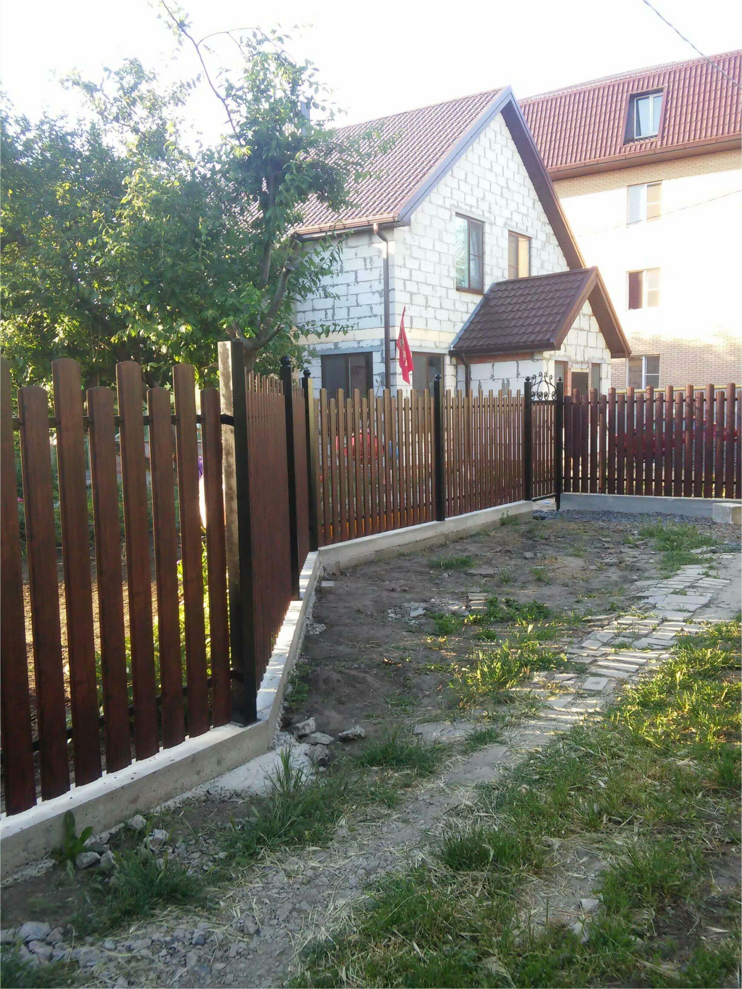 Забор из штакетника 90м фото4 в Владивостоке