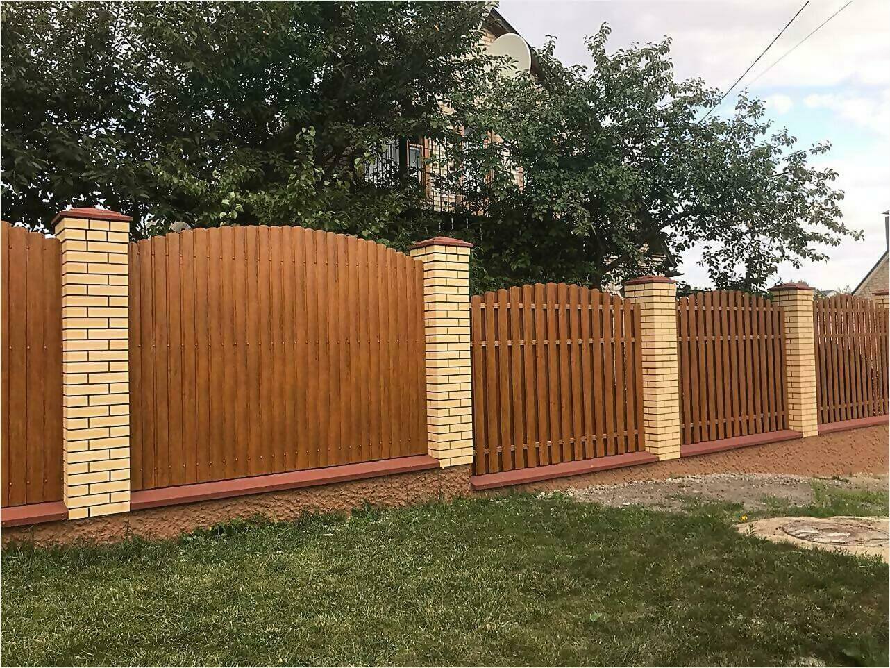 забор из штакетника 80м орех фото4 в Владивостоке