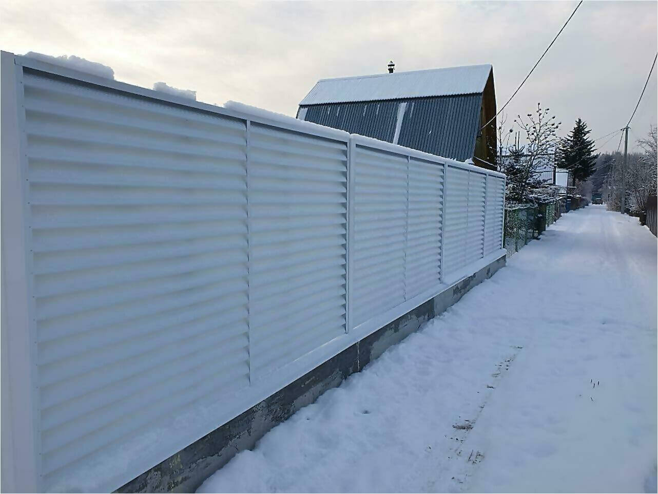 Забор жалюзи 150м RAL9003 фото2 в Владивостоке