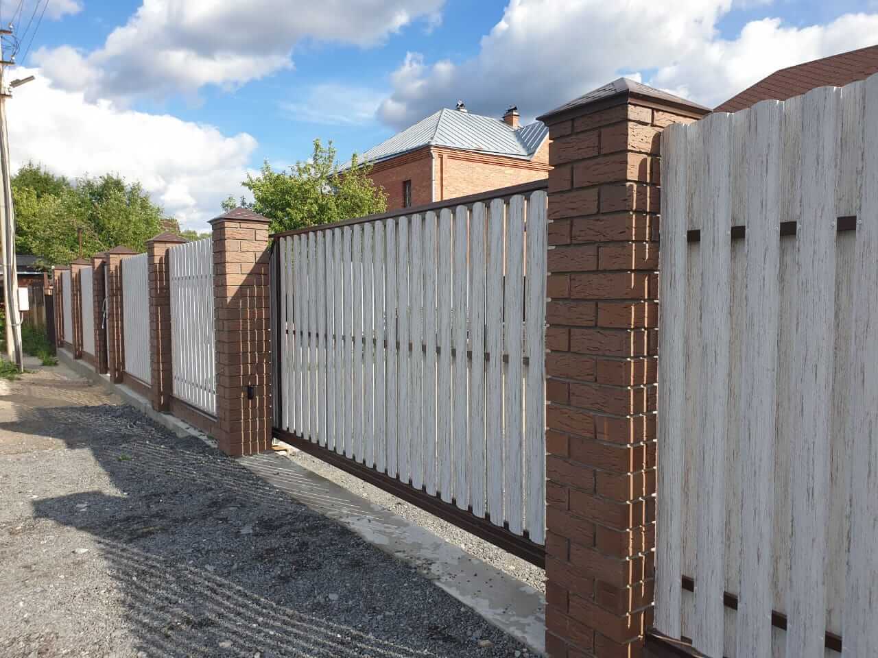 забор из штакетника Белёный Дуб фото3 в Владивостоке