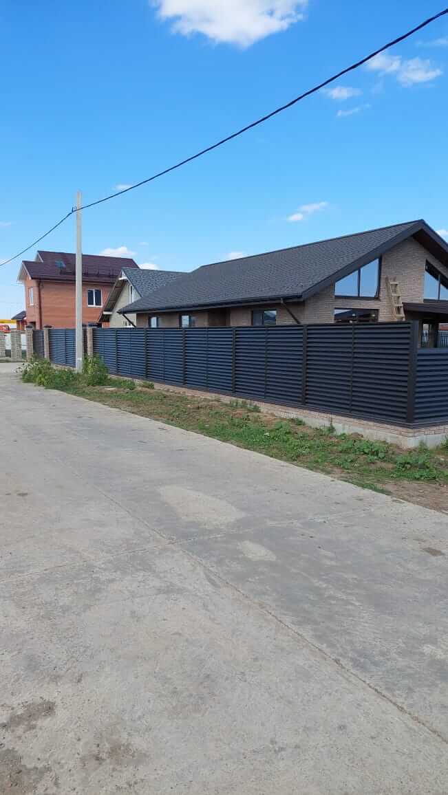 забор-жалюзи темный шоколад фото1 в Владивостоке