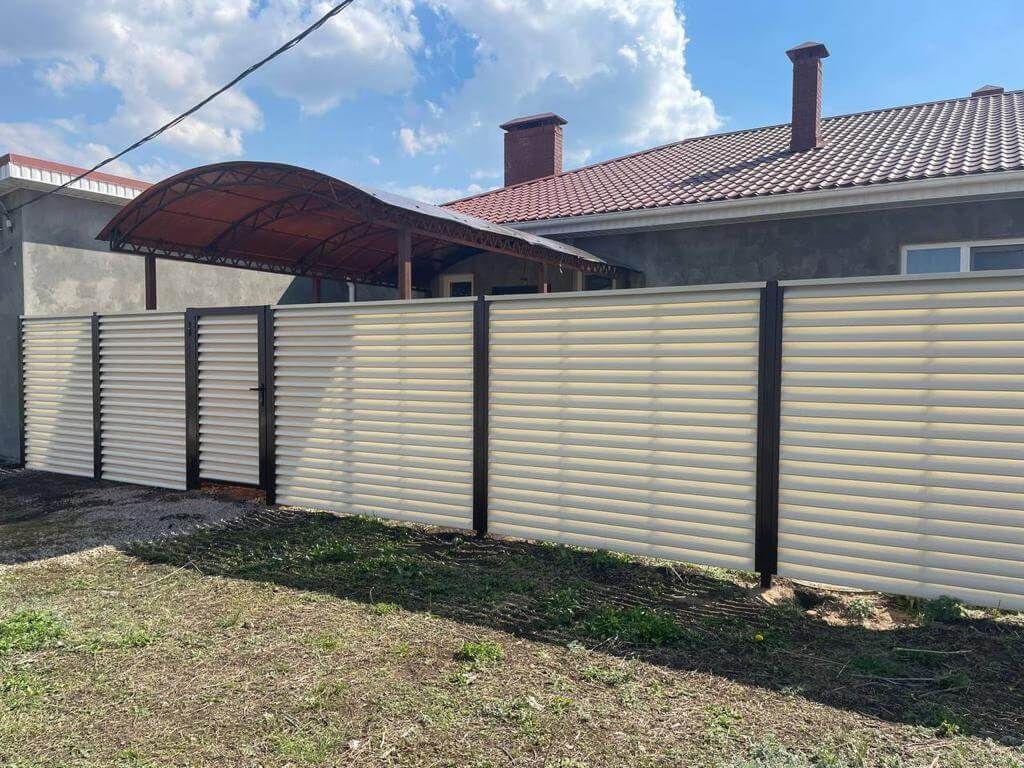 Забор из ламелей Еврожалюзи 25м RAL1015/1015 Слоновая Кость двусторонний фото 5 в Владивостоке