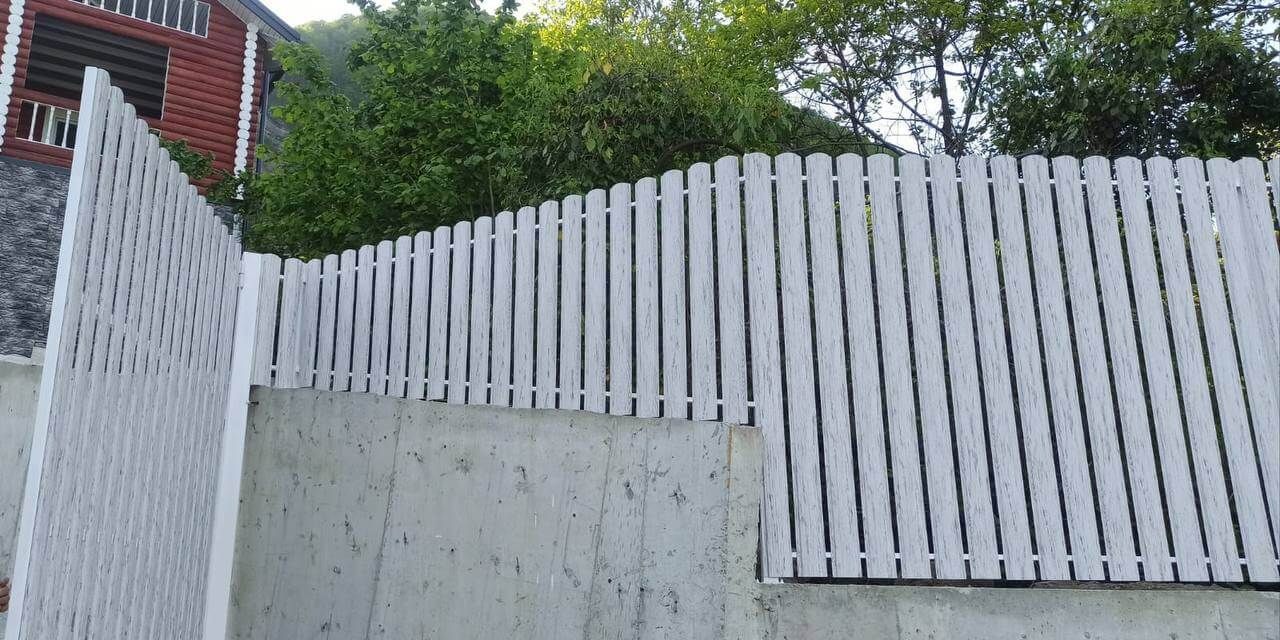 Забор из штакетника 41м в оттенке под дерево Беленый Дуб 2xPrintech двусторонний в Владивостоке