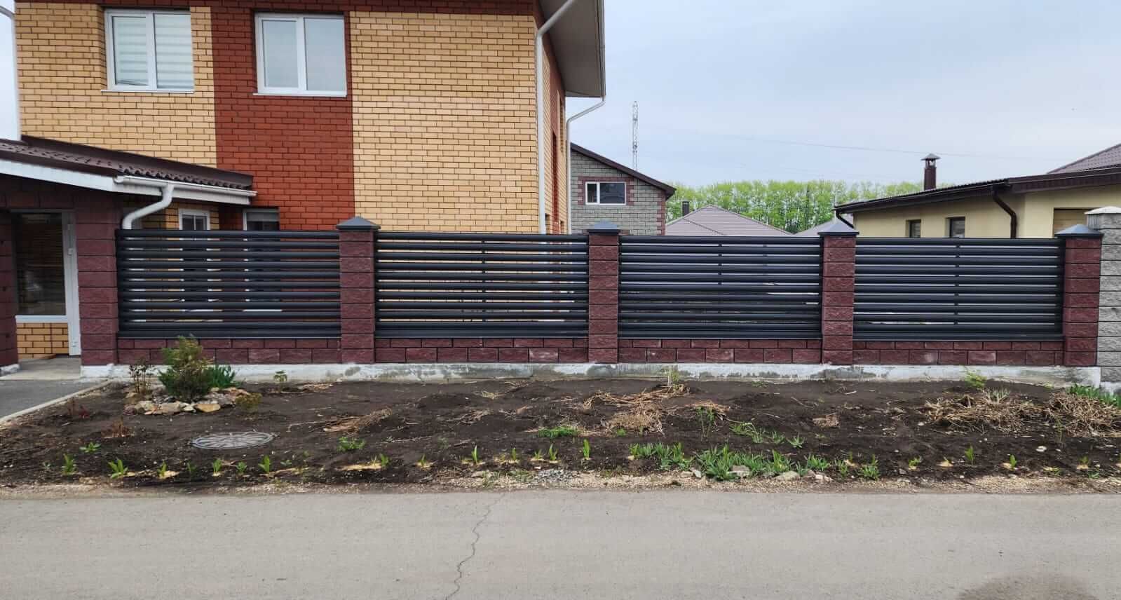 Забор-ранчо из штакетника 21м RAL7024/7024 Серый Графит МАТТЕ фото 8 в Владивостоке