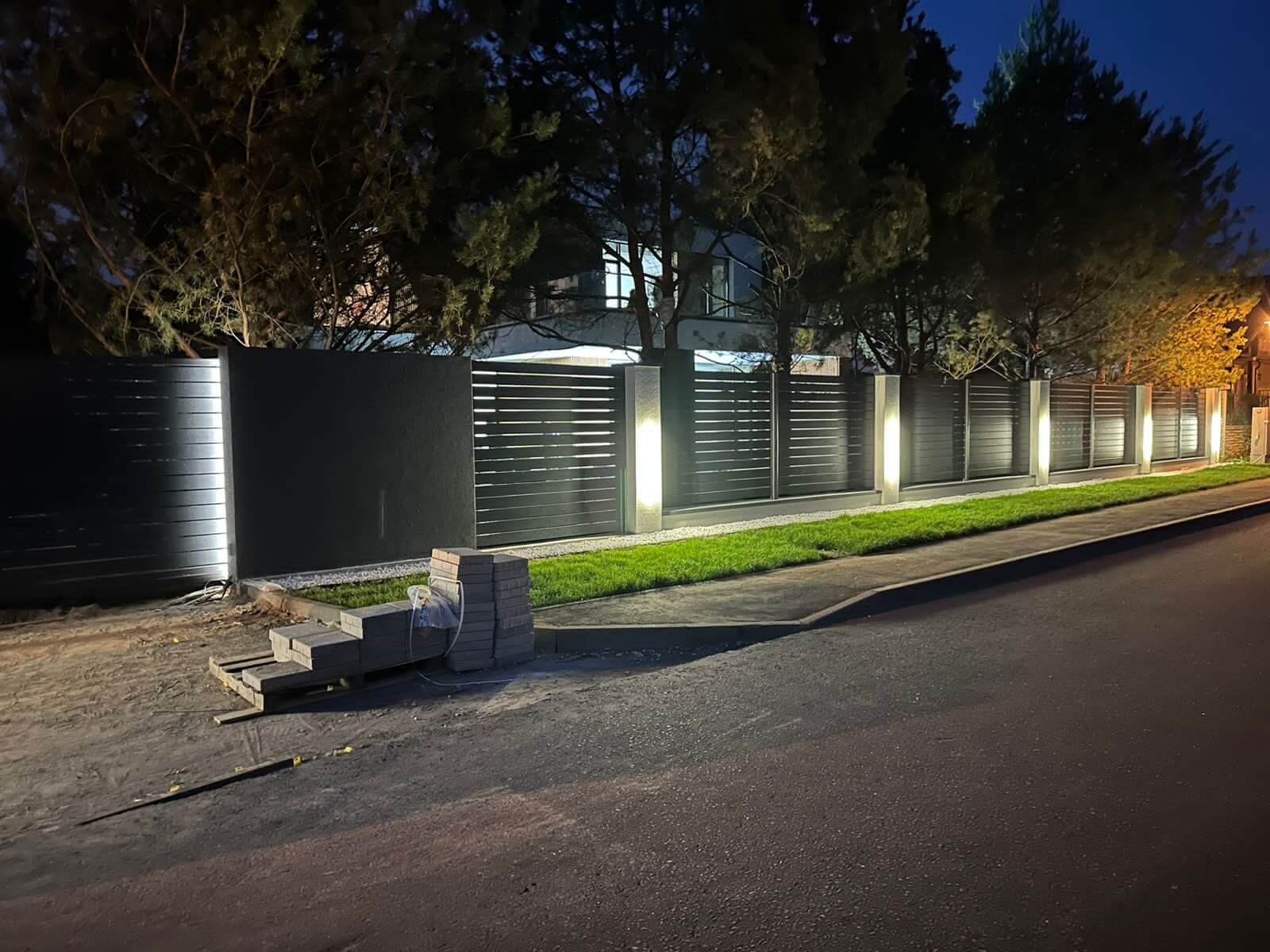 Забор-ранчо из металлопланкена 36м RAL7024 Серый Графит фото 11 в Владивостоке