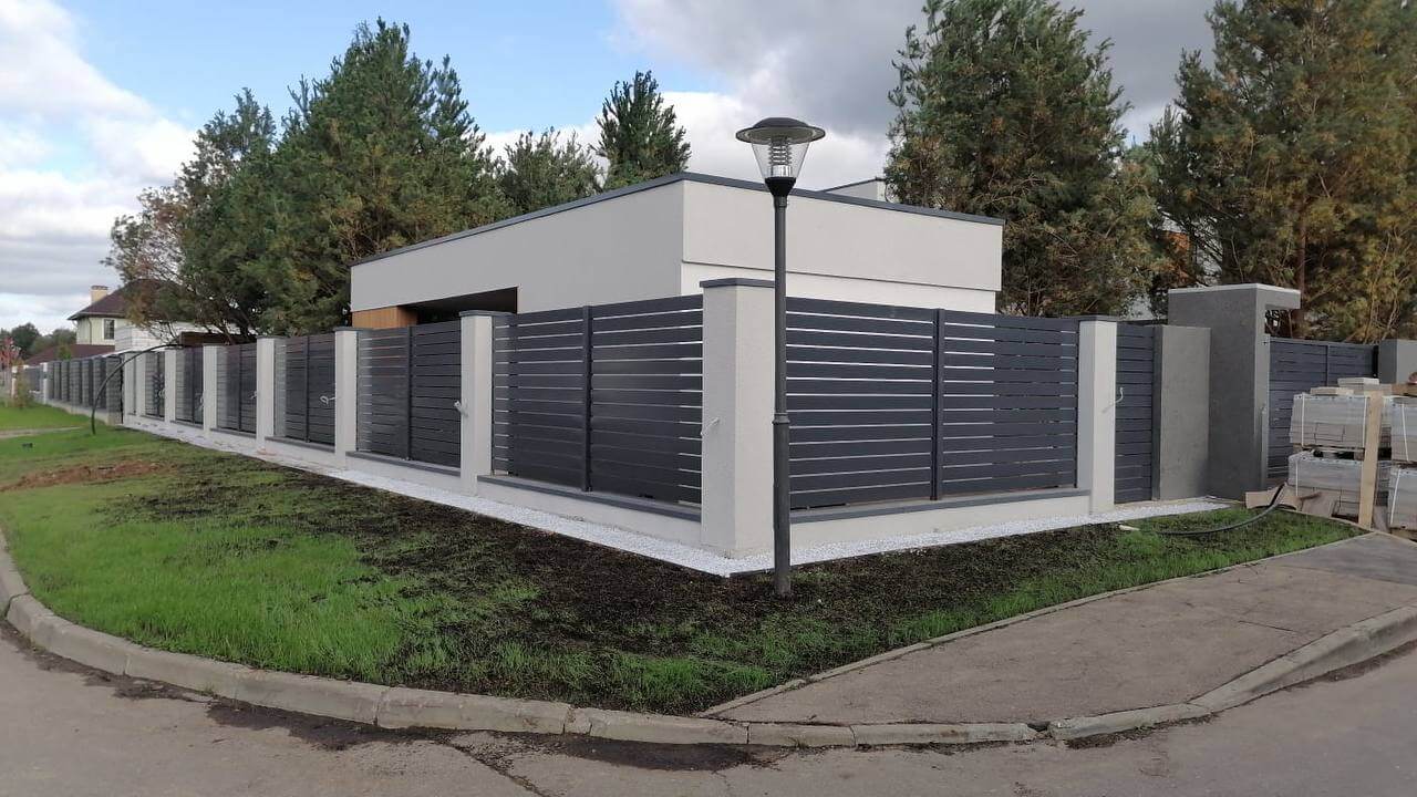 Забор-ранчо из металлопланкена 36м RAL7024 Серый Графит фото 7 в Владивостоке