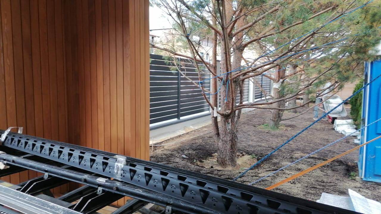 Забор-ранчо из металлопланкена 36м RAL7024 Серый Графит фото 2 в Владивостоке