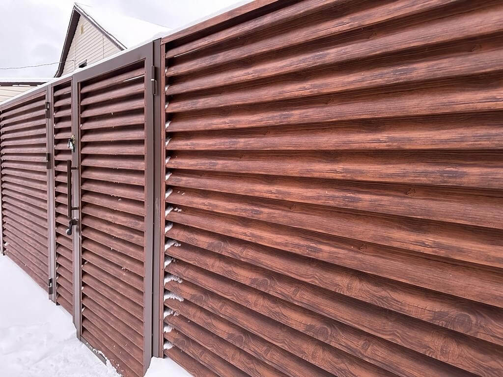 Забор-жалюзи из ламелей еврожалюзи 43м Каштан Printech фото 1 в Владивостоке
