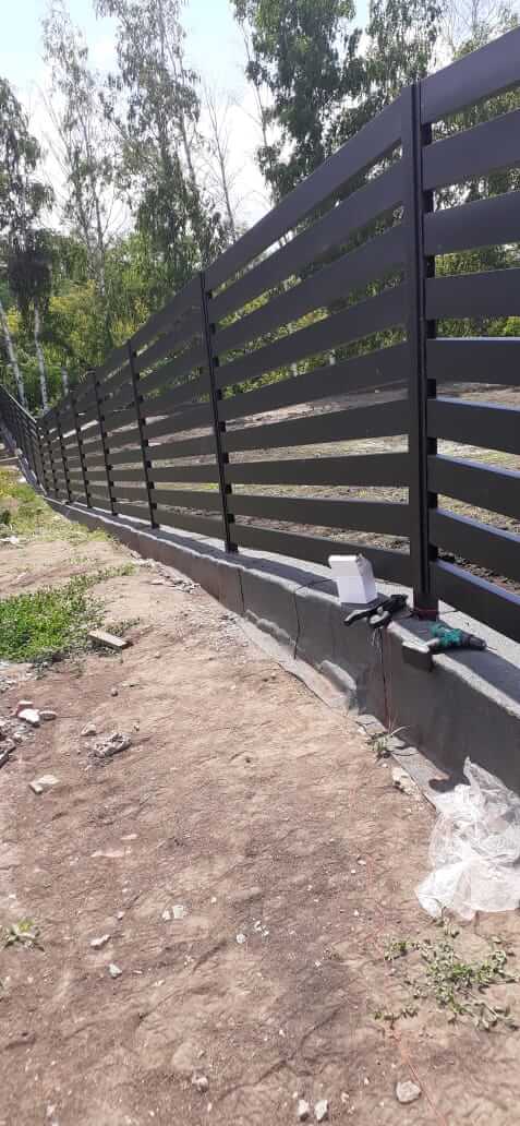 Забор-ранчо из металлопланкена 48м RAL9005 Черный МАТТЕ фото 1 в Владивостоке