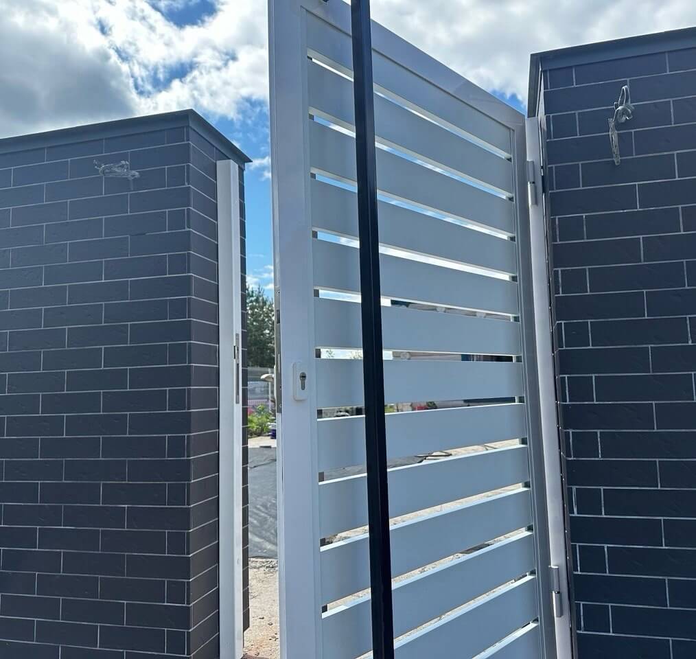 Калитка из металлопланкена RAL9003 Белый фото 1 в Владивостоке