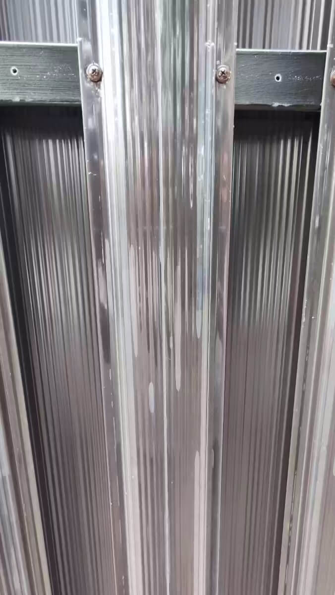 Забор из евроштакетника 22м RAL8019/8019 Темный Шоколад двусторонний фото 3 в Владивостоке