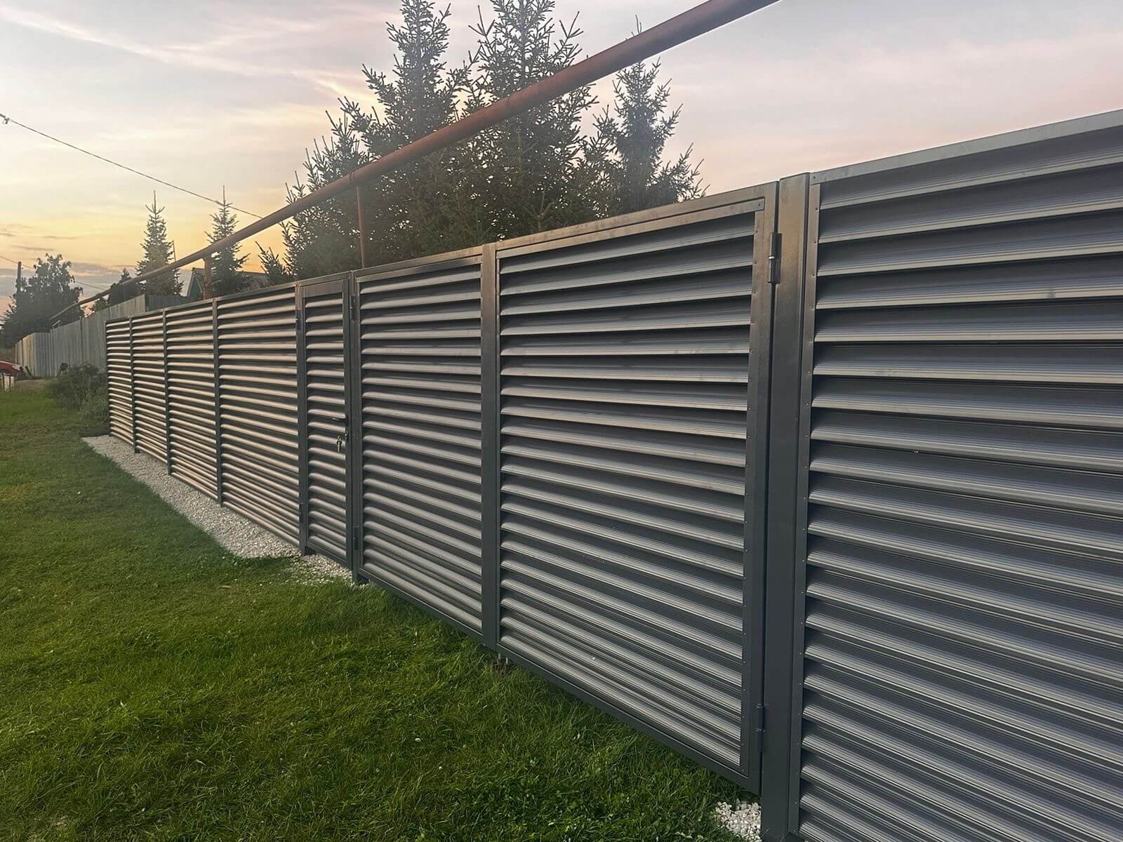 Забор из ламелей Еврожалюзи 26м RAL7024/7024 Серый Графит двусторонний в Владивостоке