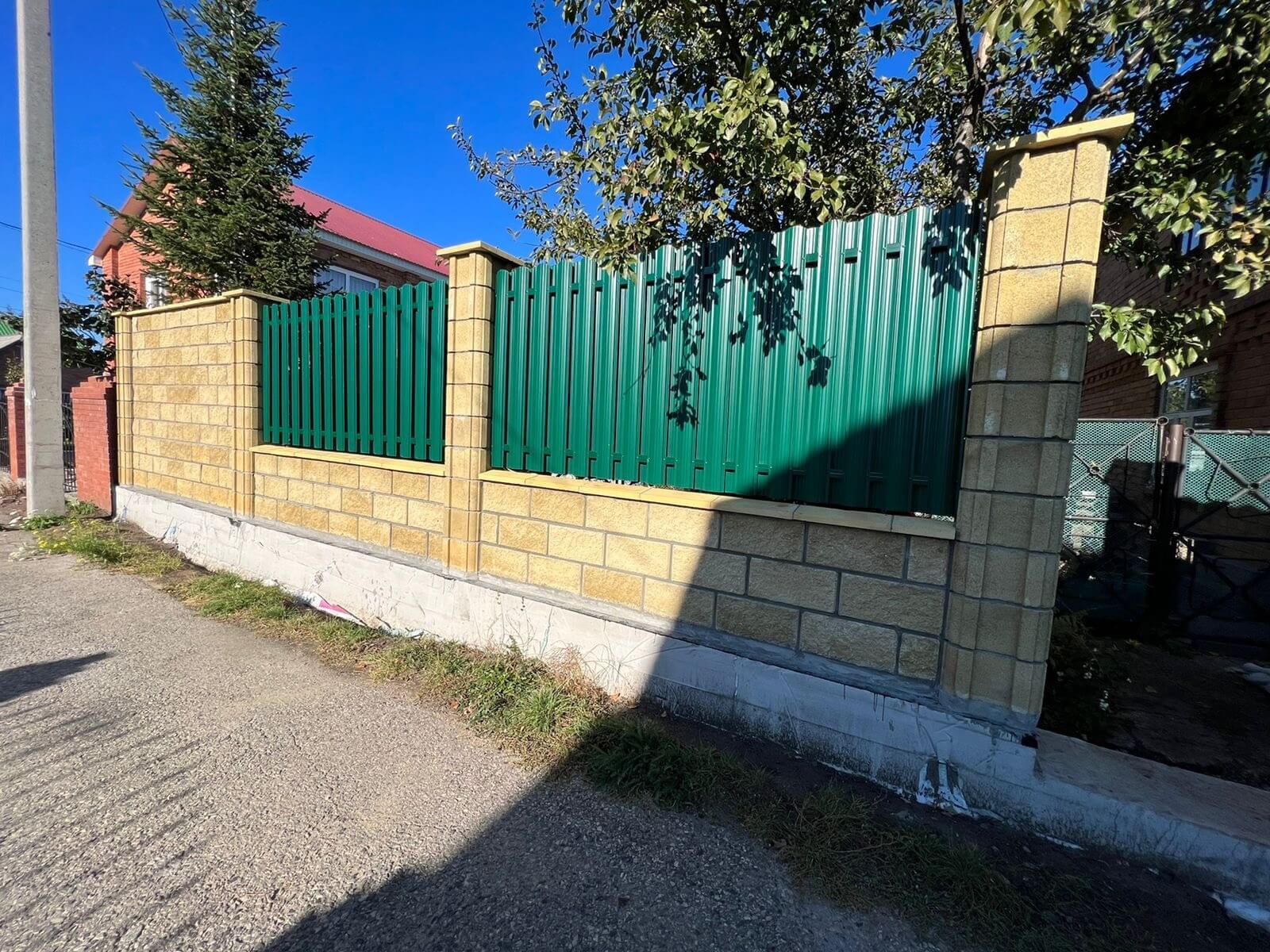 Забор из евроштакетника 22м RAL6005/6005 Зеленый Мох двусторонний фото 4 в Владивостоке