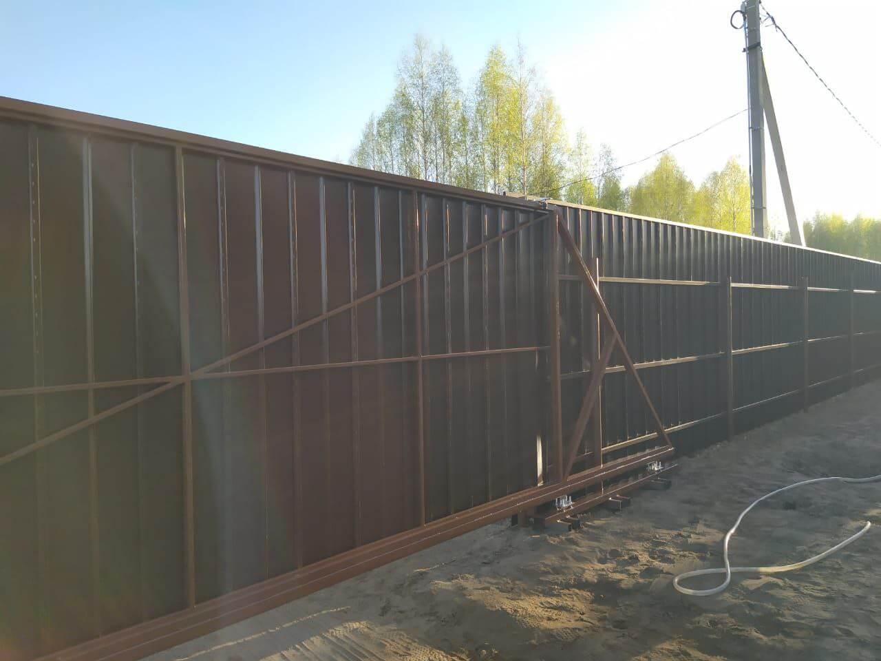 Забор из металлосайдинга ЕВРО-БРУС 25м Темный Каштан 3D Принтек фото 4 в Владивостоке