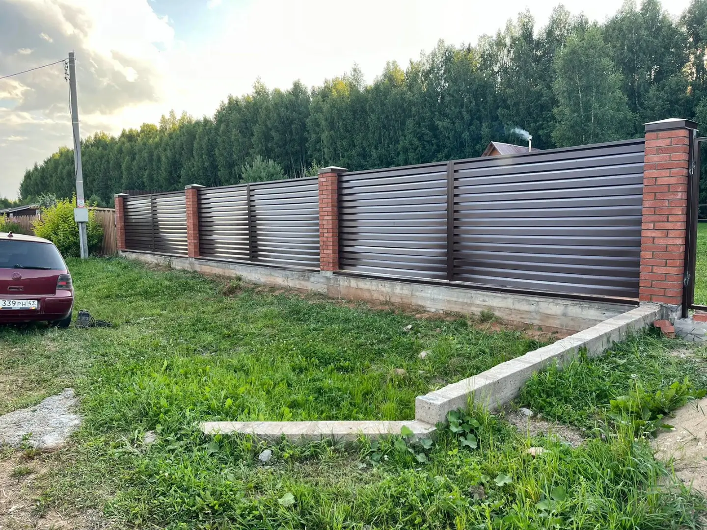 Забор-жалюзи из ламелей Хай-Тек 26м RAL8017/8017 Шоколад двусторонний в Владивостоке