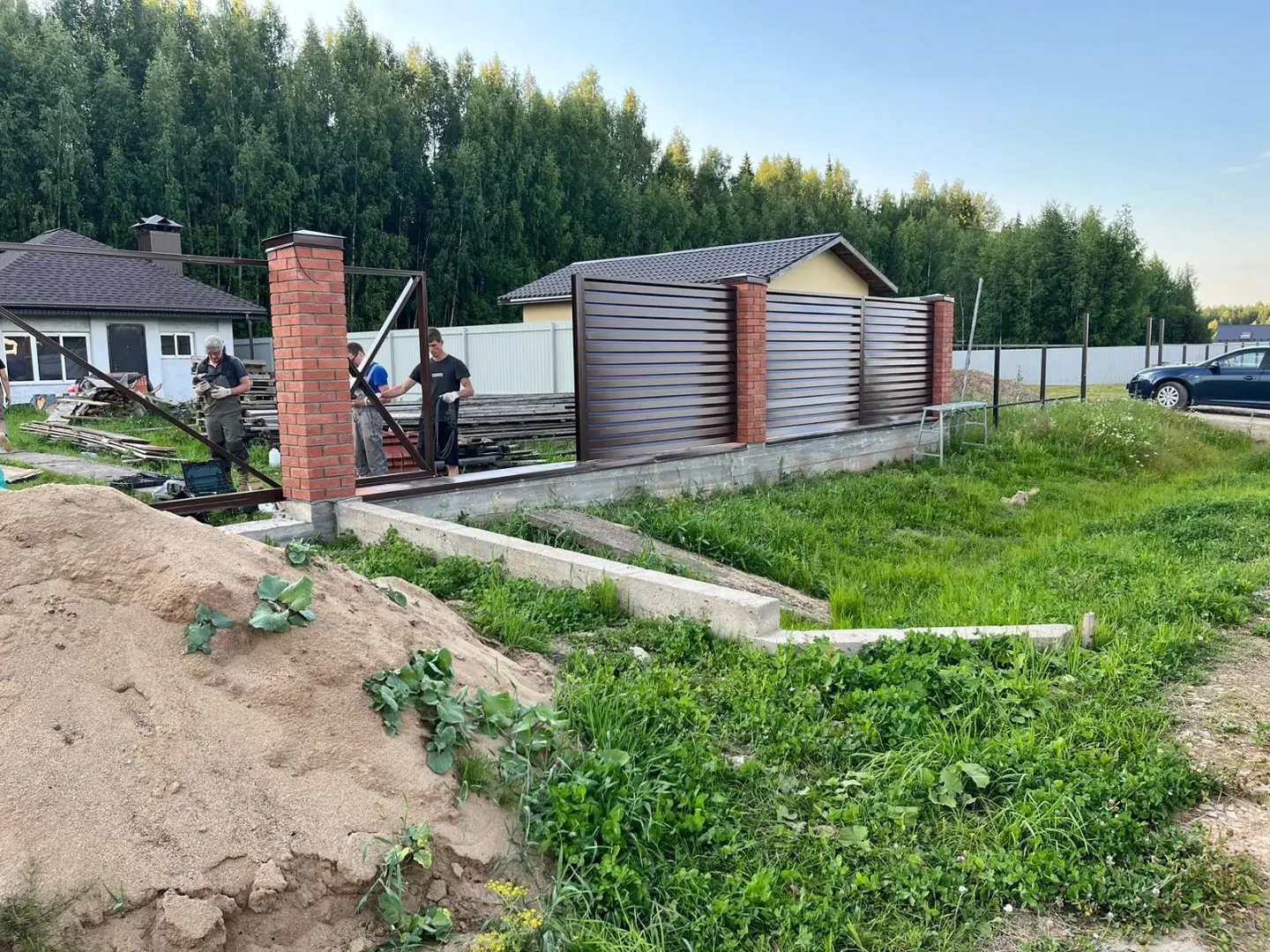 Забор-жалюзи из ламелей Хай-Тек 26м RAL8017/8017 Шоколад двусторонний фото 3 в Владивостоке